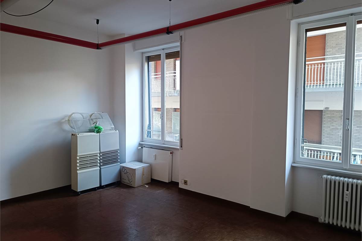 COMO BORGHI ufficio in vendita