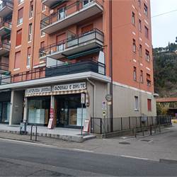 CERNOBBIO negozio in posizione centrale 