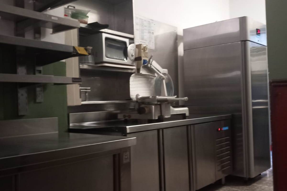 Cessione di attività di p iadineria Olgiate C.