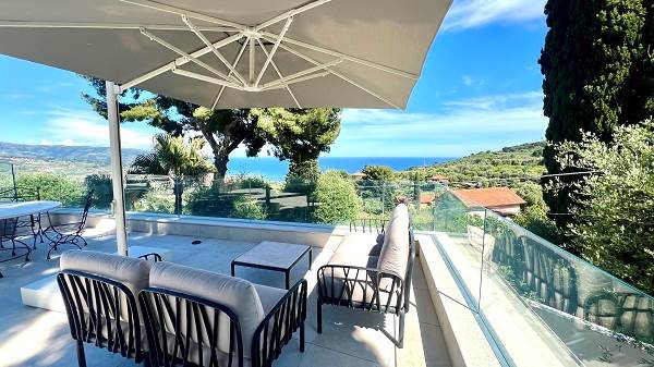 Splendida villa a Diano Marina
