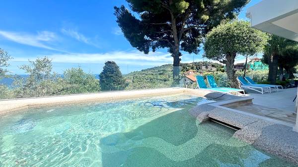 Splendida villa a Diano Marina
