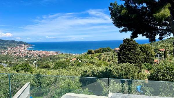 Splendida villa a Diano Marina