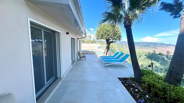 Splendida villa a Diano Marina