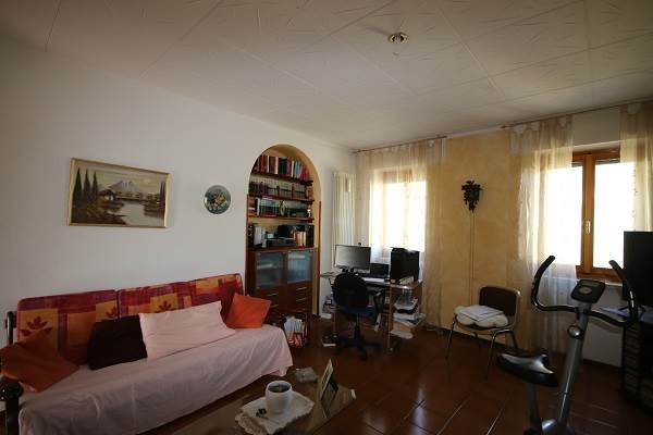 Ampio trilocale a Parè