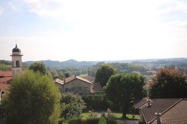 Ampio trilocale a Parè