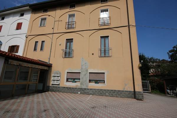 Ampio trilocale a Parè