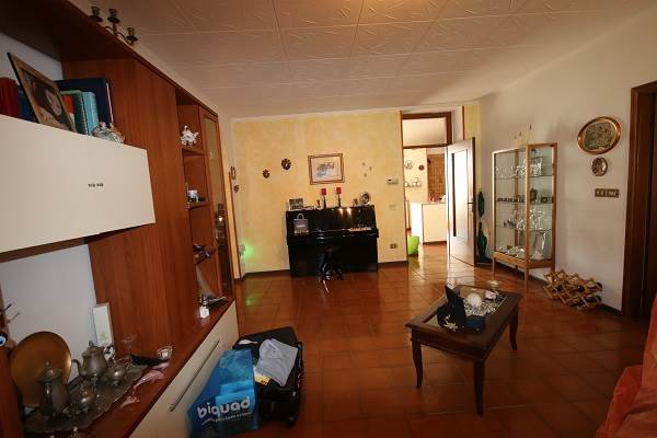 Ampio trilocale a Parè