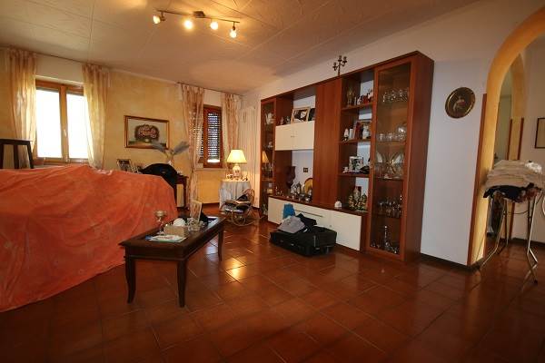 Ampio trilocale a Parè