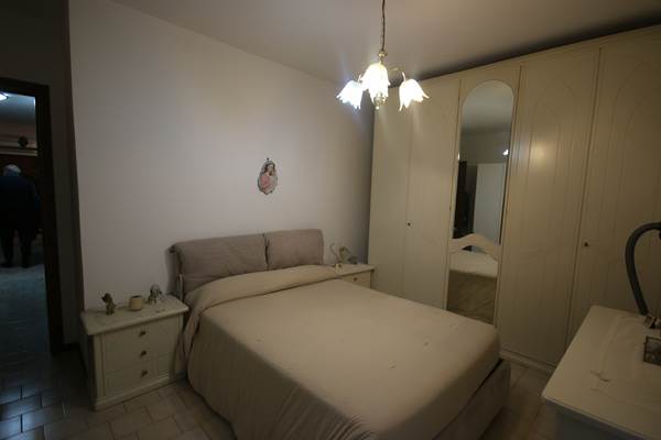 Trilocale ad Olgiate Comasco con balcone e autorimessa