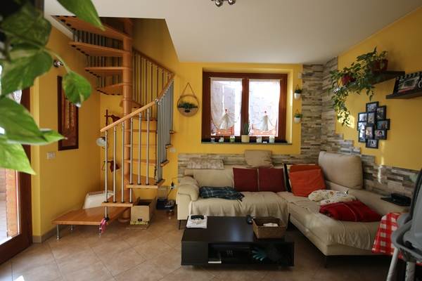 Appartamento duplex in Vendita a Lomazzo (CO)  