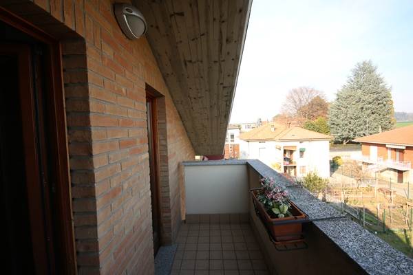 Appartamento duplex in Vendita a Lomazzo (CO)  