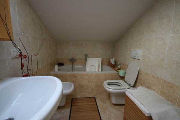 Appartamento duplex in Vendita a Lomazzo (CO)  