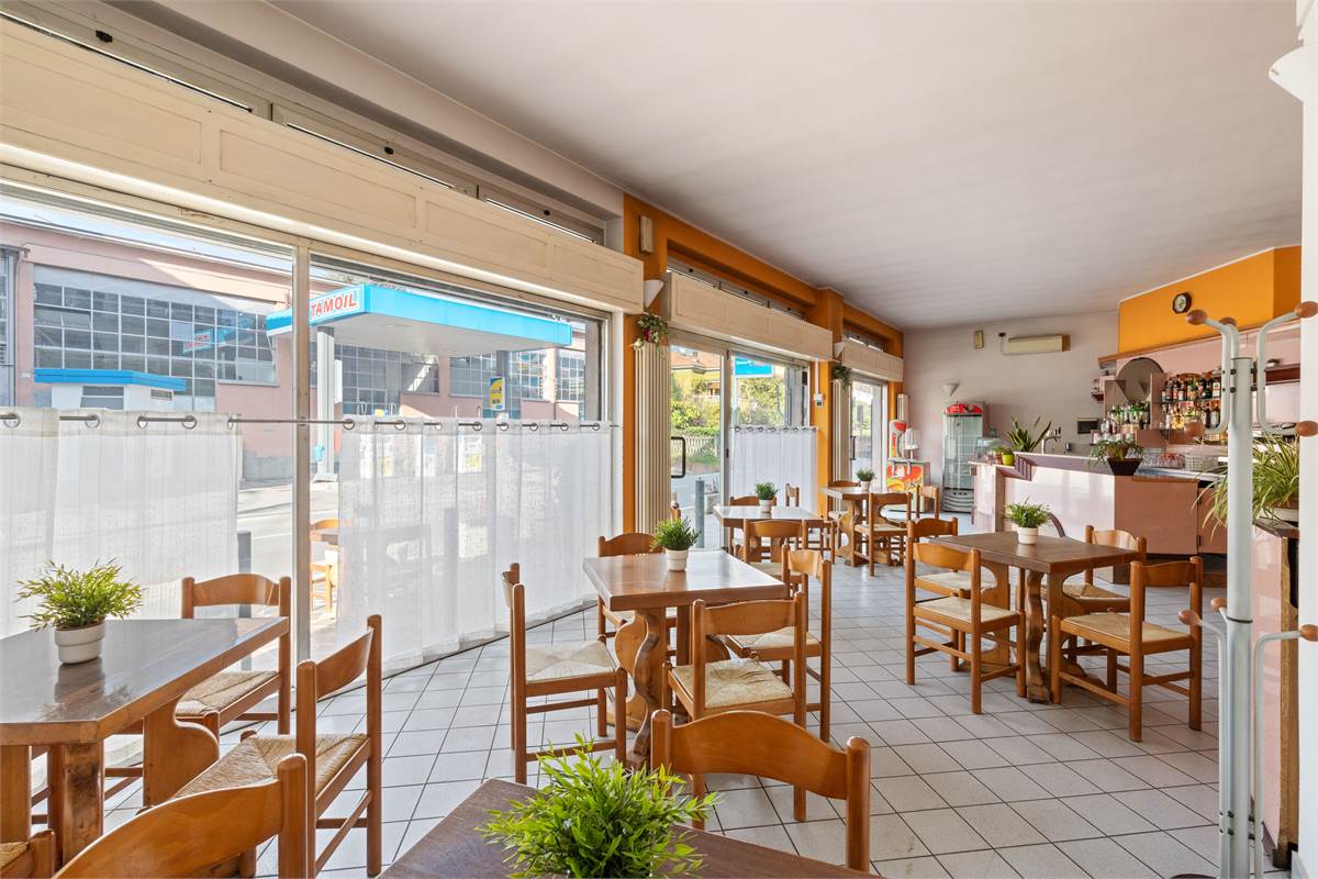 NEGOZIO/BAR/RISTORANTE A CREMNAGO DI INVERIGO
