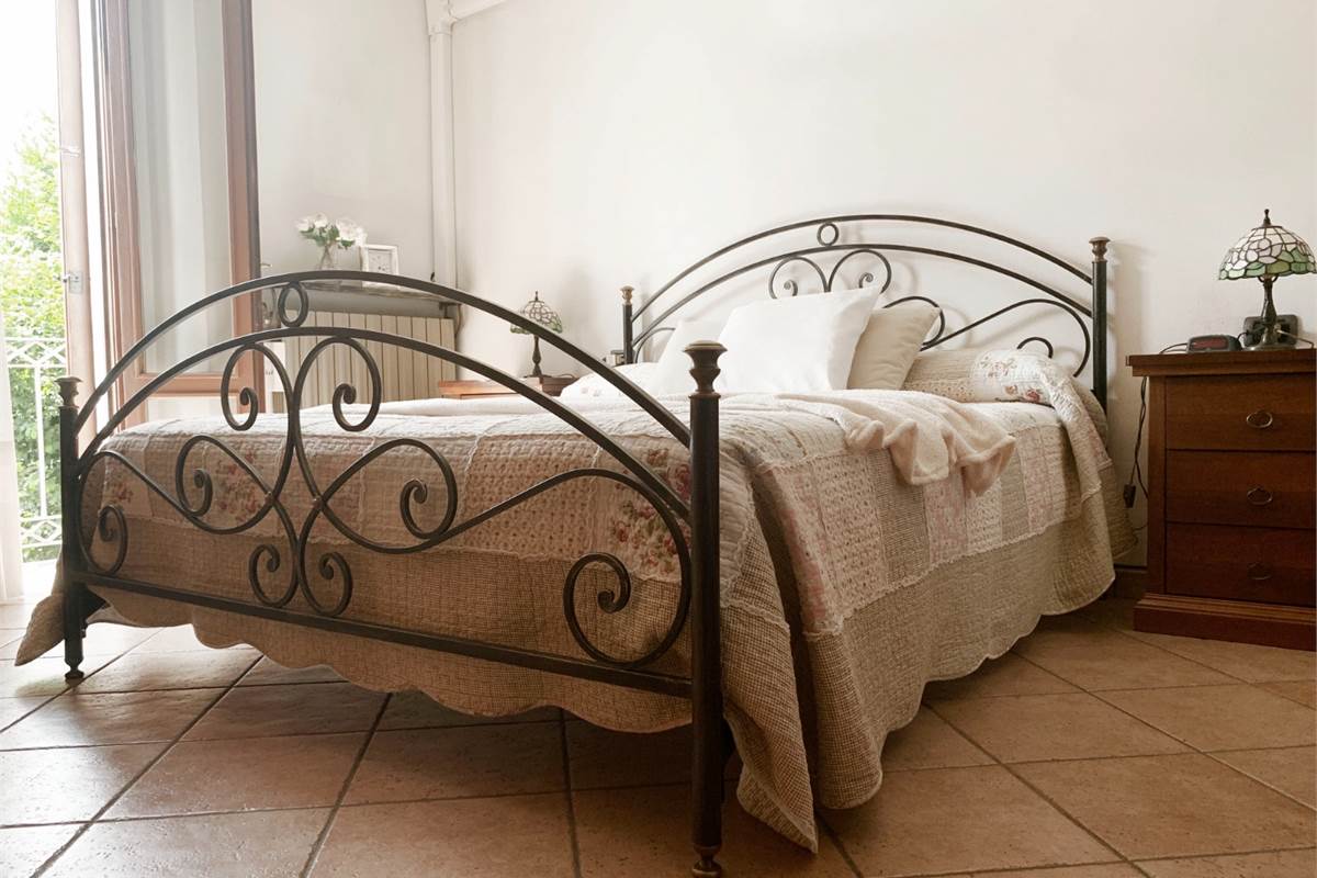 TRILOCALE IN CORTE