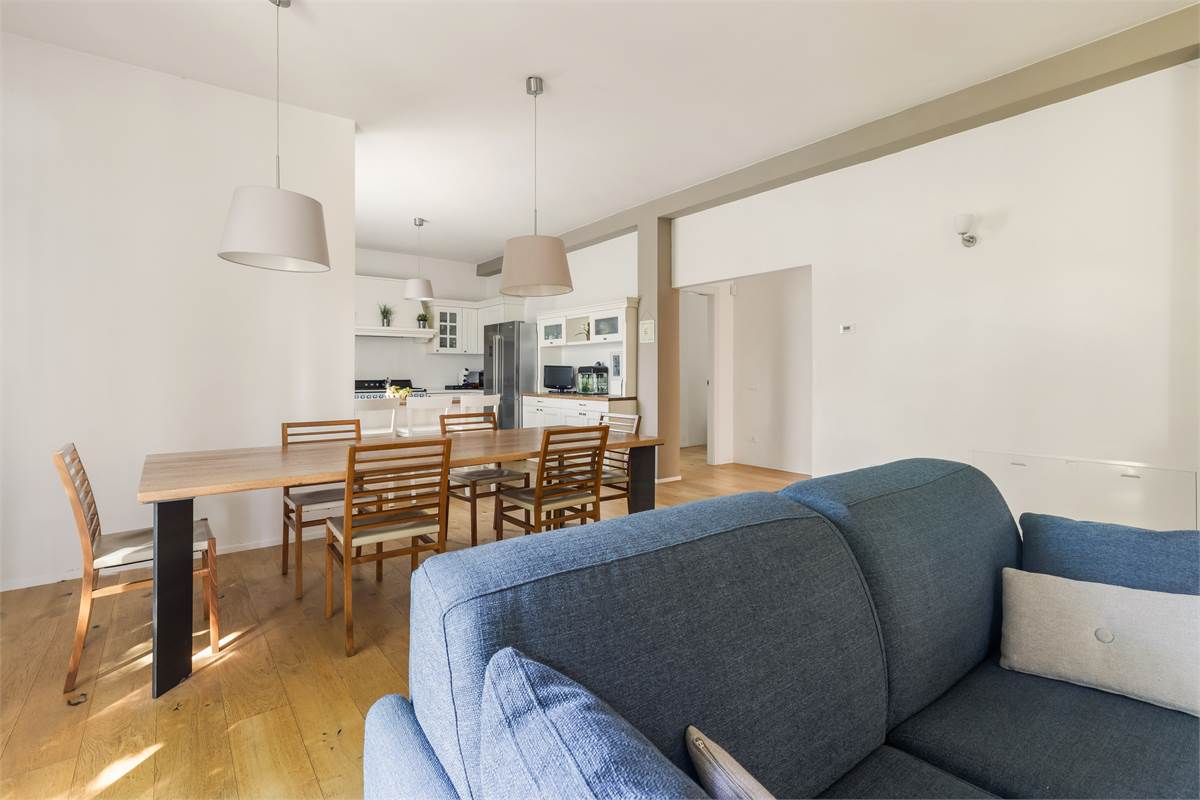 VILLA CON PISCINA - LURAGO D'ERBA