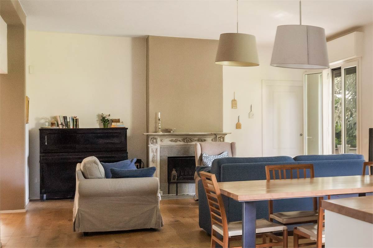 VILLA CON PISCINA - LURAGO D'ERBA