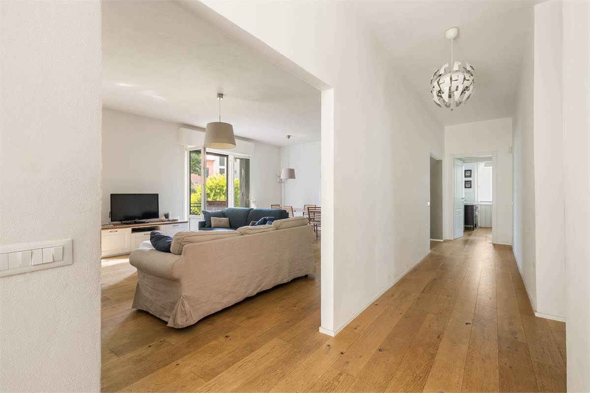 VILLA CON PISCINA - LURAGO D'ERBA