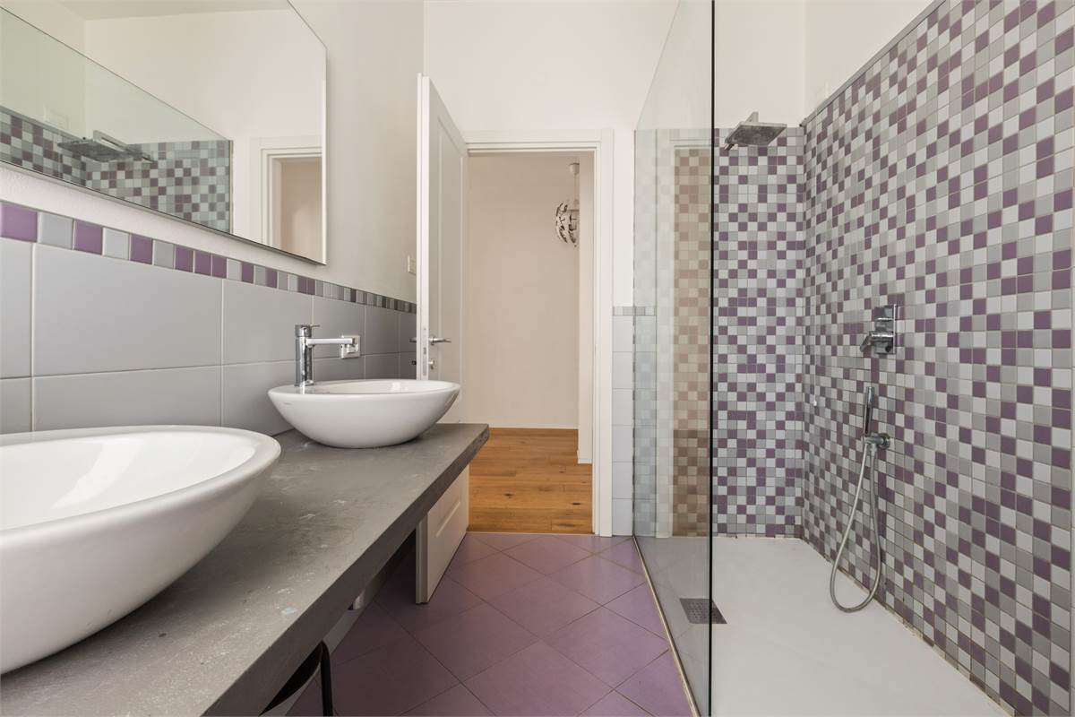 VILLA CON PISCINA - LURAGO D'ERBA