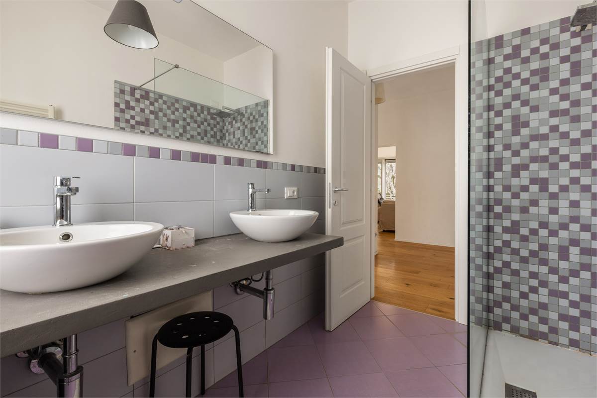 VILLA CON PISCINA - LURAGO D'ERBA