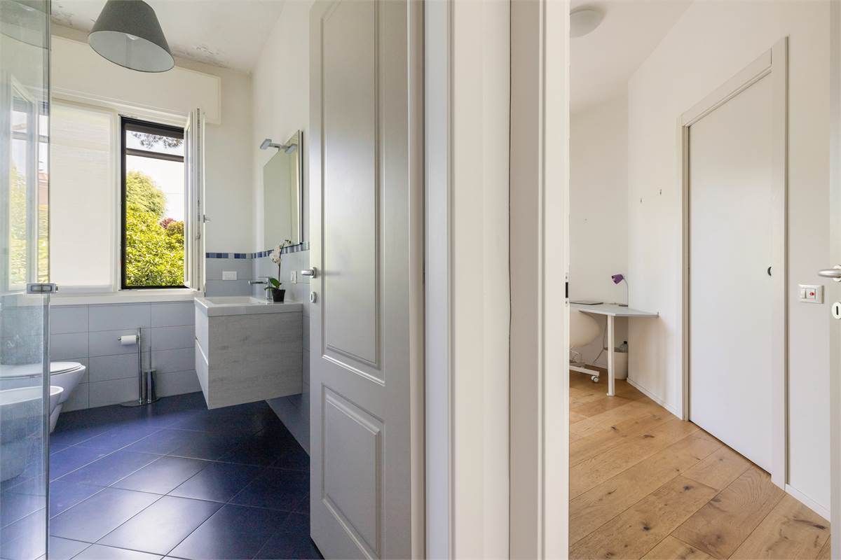 VILLA CON PISCINA - LURAGO D'ERBA