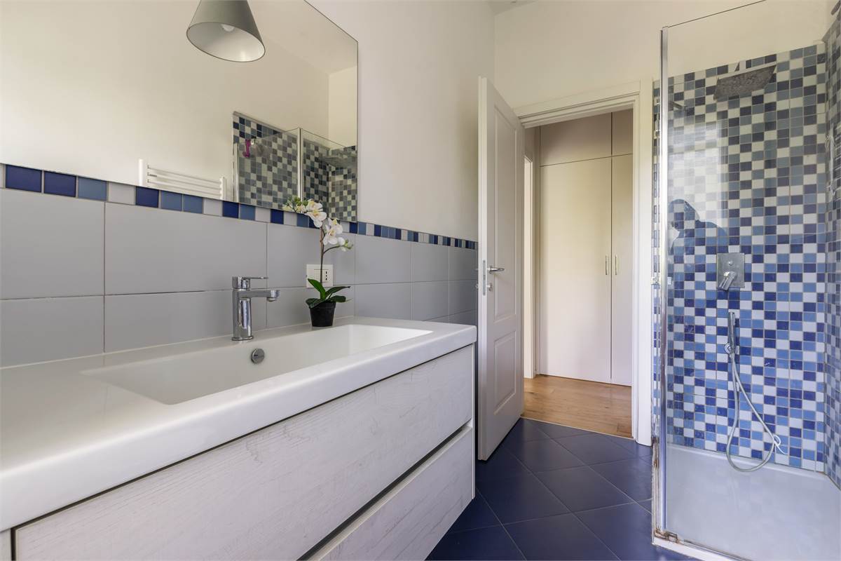 VILLA CON PISCINA - LURAGO D'ERBA