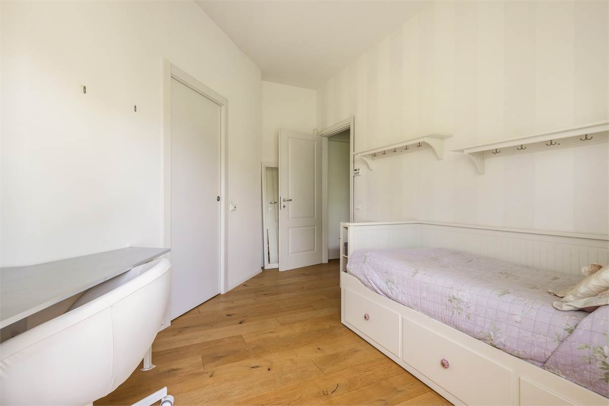 VILLA CON PISCINA - LURAGO D'ERBA