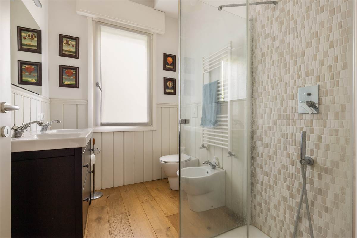 VILLA CON PISCINA - LURAGO D'ERBA