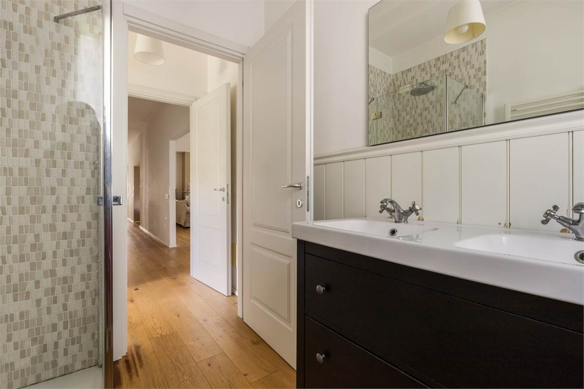 VILLA CON PISCINA - LURAGO D'ERBA