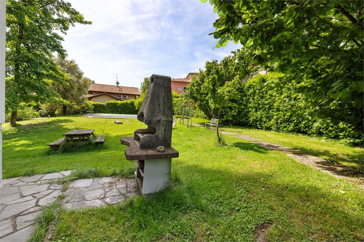 VILLA CON PISCINA - LURAGO D'ERBA