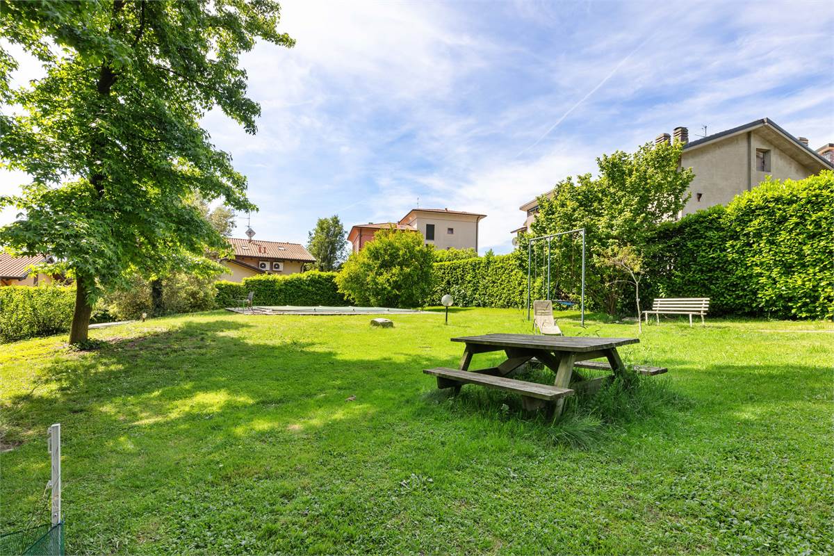 VILLA CON PISCINA - LURAGO D'ERBA