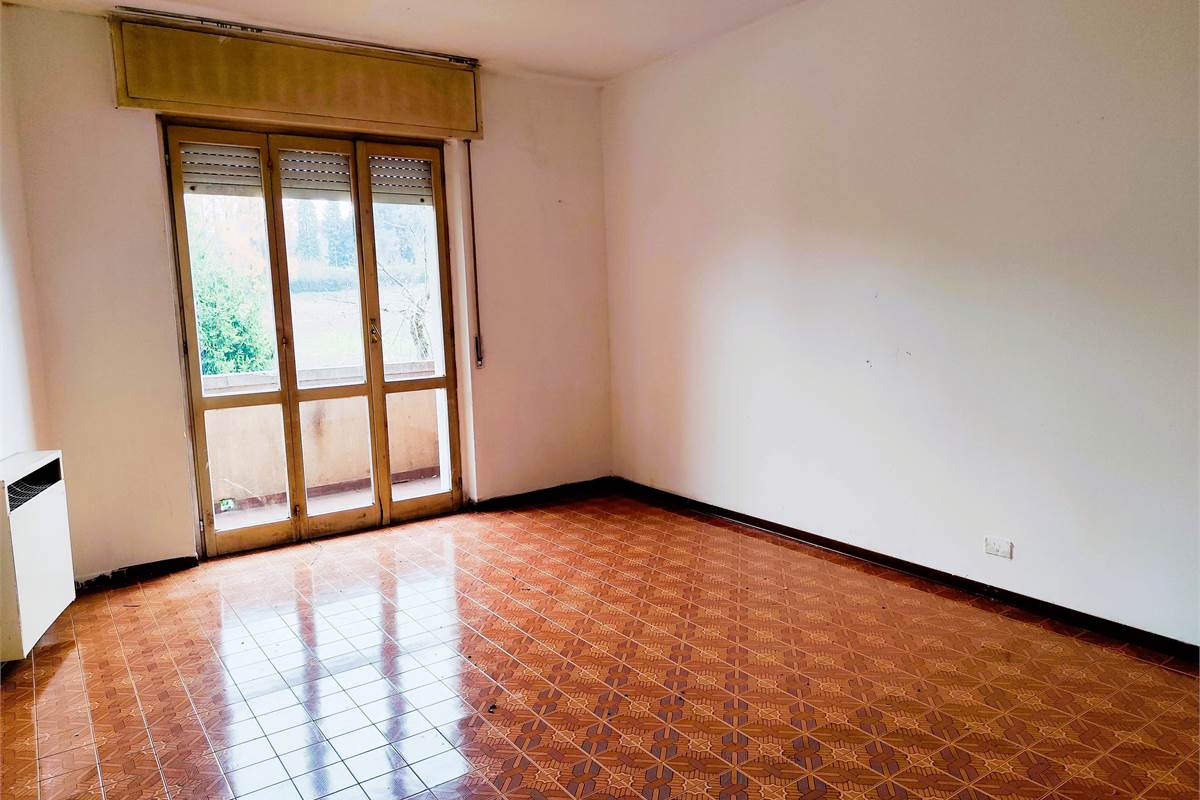 TRILOCALE DA RISTRUTTURARE