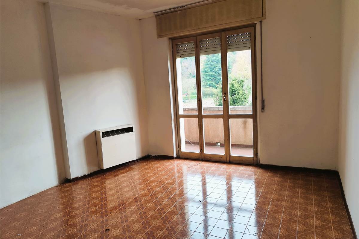 TRILOCALE DA RISTRUTTURARE