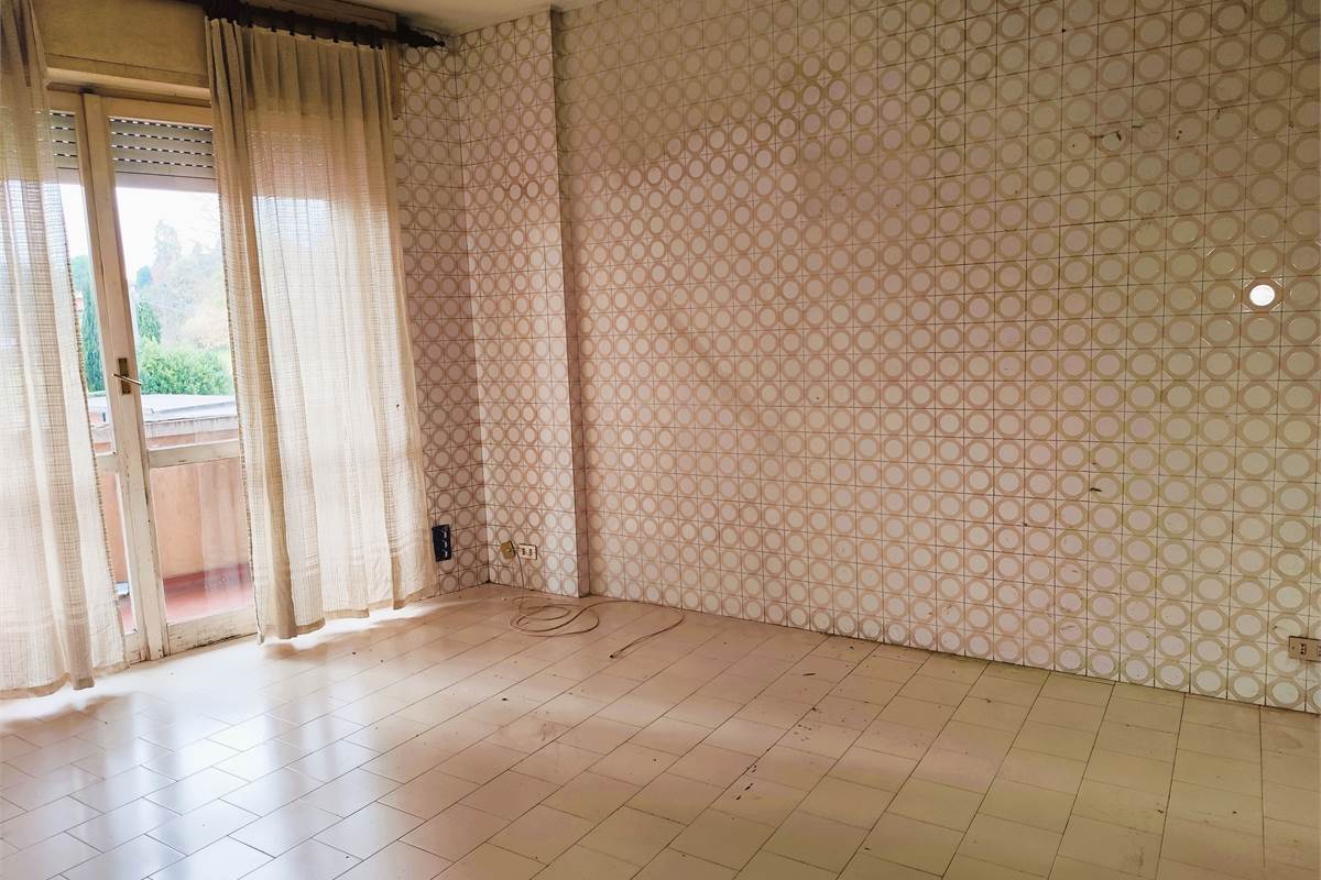 TRILOCALE DA RISTRUTTURARE