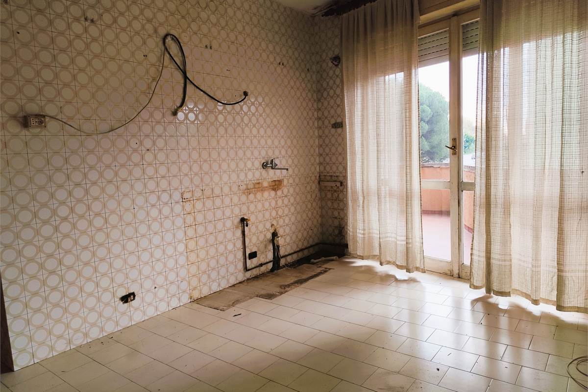 TRILOCALE DA RISTRUTTURARE