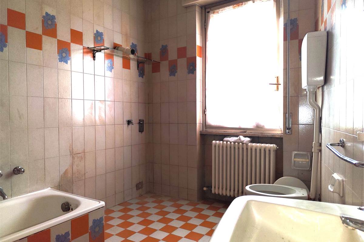 TRILOCALE DA RISTRUTTURARE