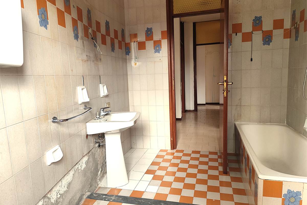 TRILOCALE DA RISTRUTTURARE