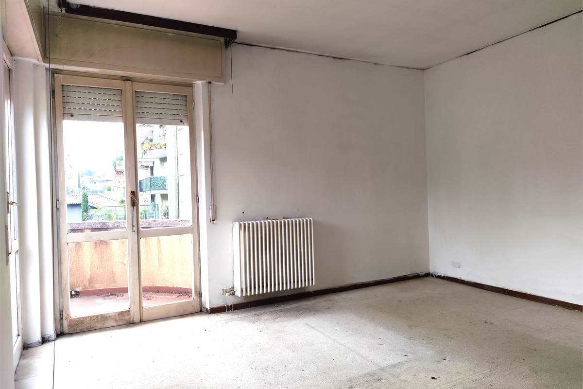 TRILOCALE DA RISTRUTTURARE