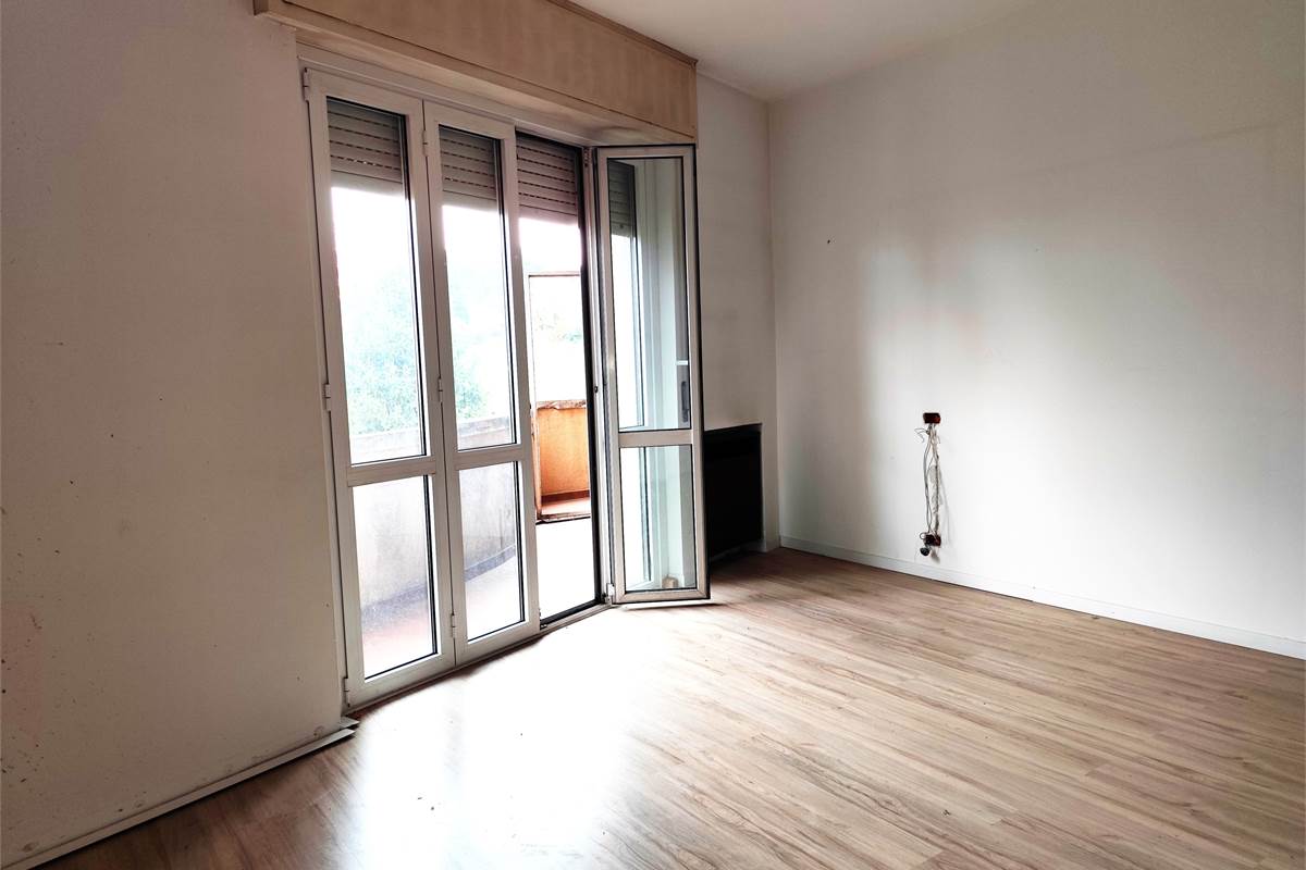 TRILOCALE DA RISTRUTTURARE