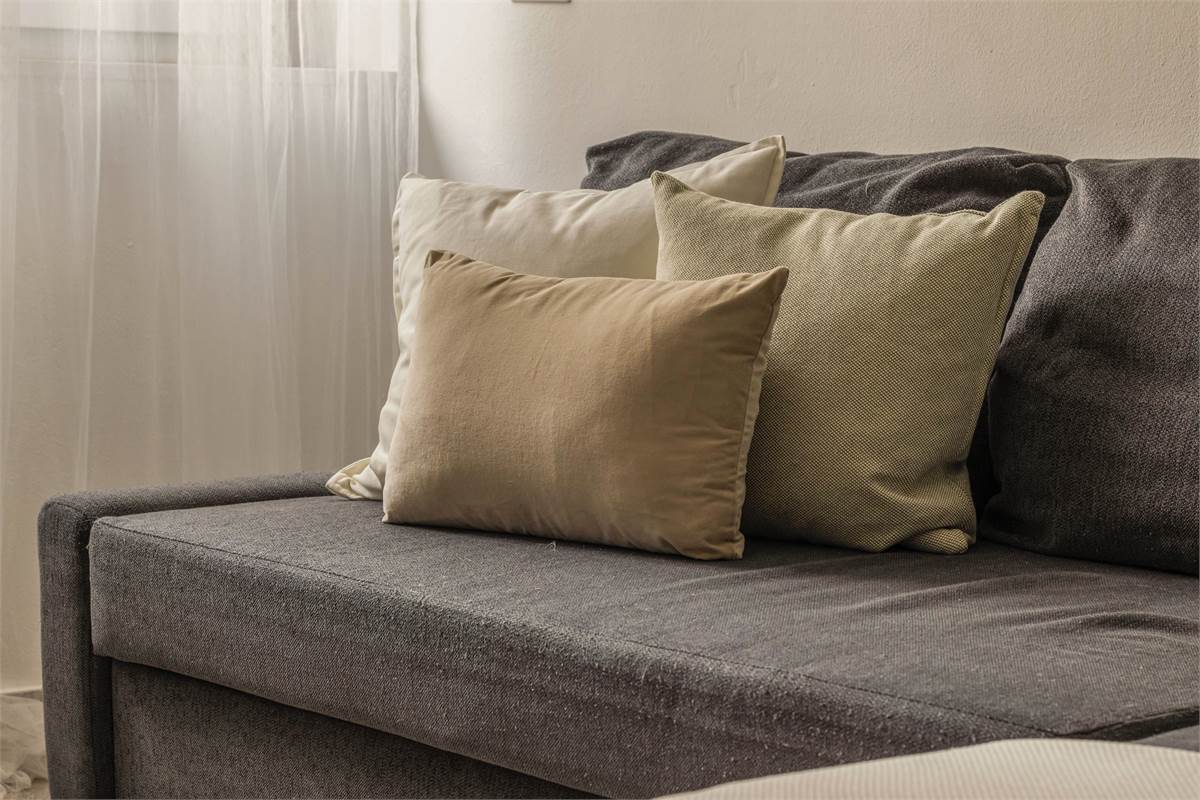 BILOCALE RISTRUTTURATO A NUOVO CON AREA ESTERNA E POSTO AUTO COPERTO 