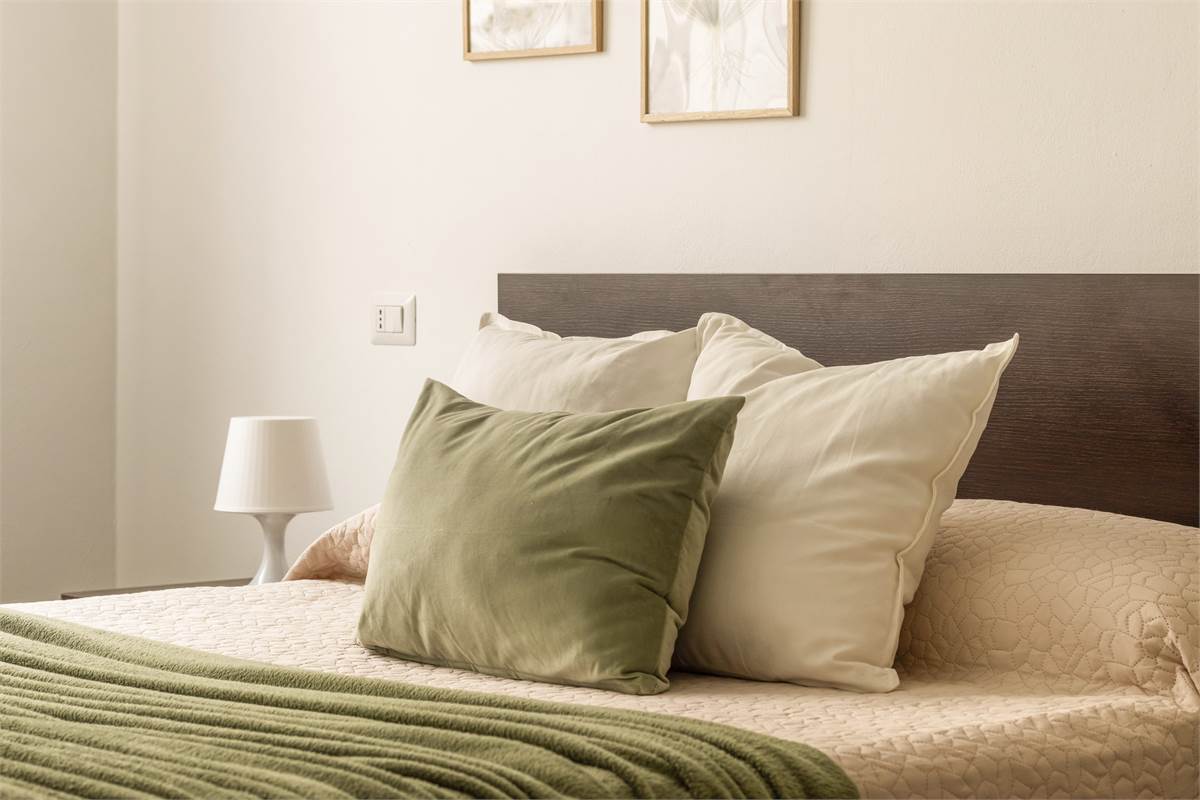 BILOCALE RISTRUTTURATO A NUOVO CON AREA ESTERNA E POSTO AUTO COPERTO 