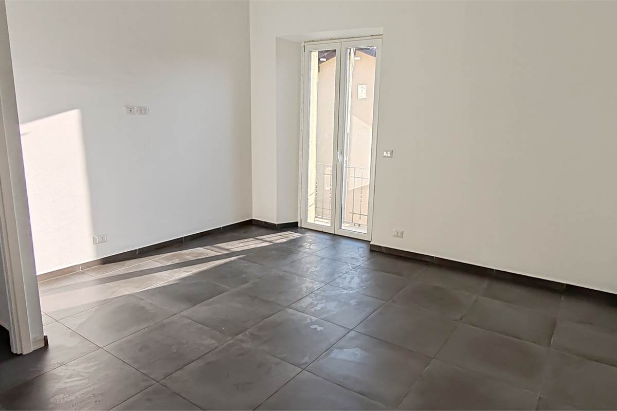 BILOCALE RISTRUTTURATO NEL CUORE DI INVERIGO