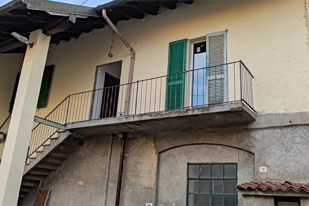 BILOCALE RISTRUTTURATO NEL CUORE DI INVERIGO