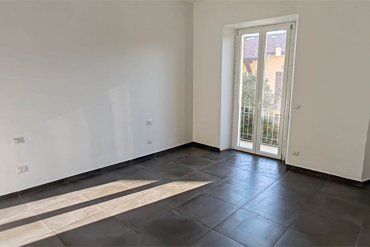 BILOCALE RISTRUTTURATO NEL CUORE DI INVERIGO