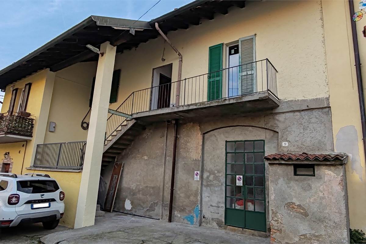 BILOCALE RISTRUTTURATO NEL CUORE DI INVERIGO