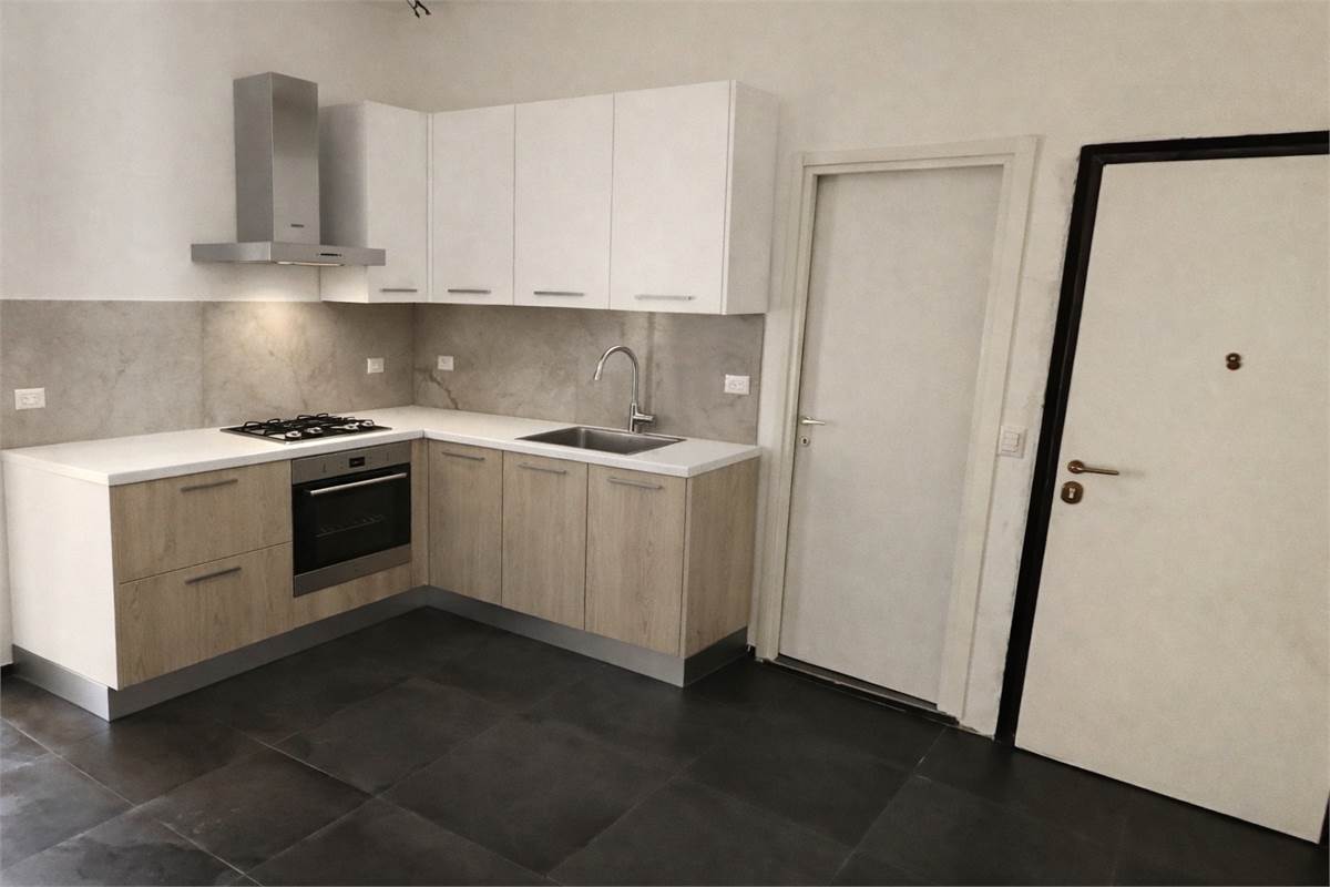 BILOCALE RISTRUTTURATO NEL CUORE DI INVERIGO