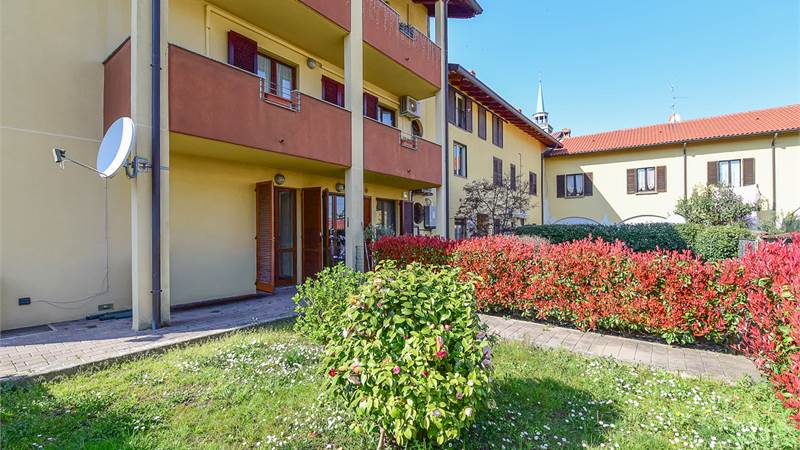 Bilocale con giardino, taverna e box – Briosco centro