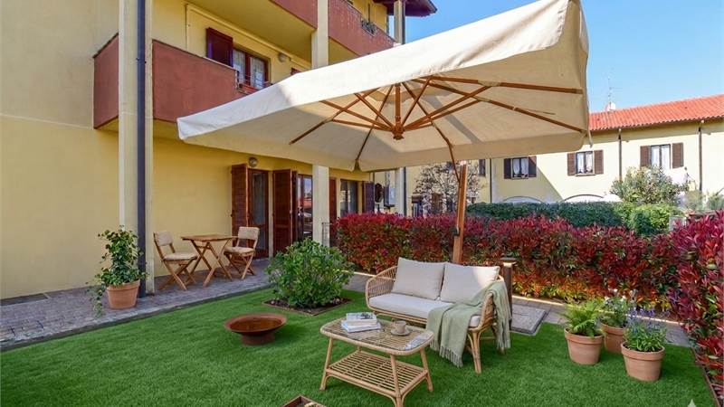 Bilocale con giardino, taverna e box – Briosco centro