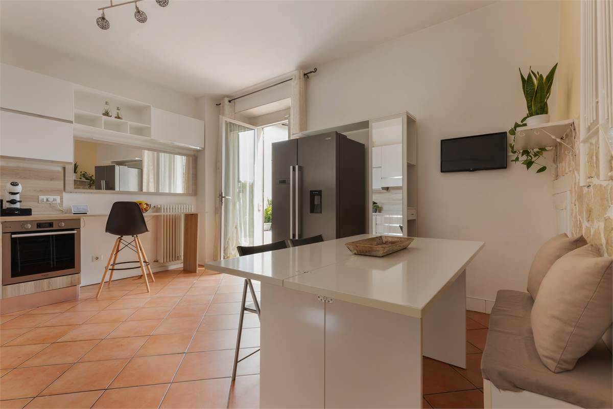 PORZIONE DI CASA CON GIARDINO