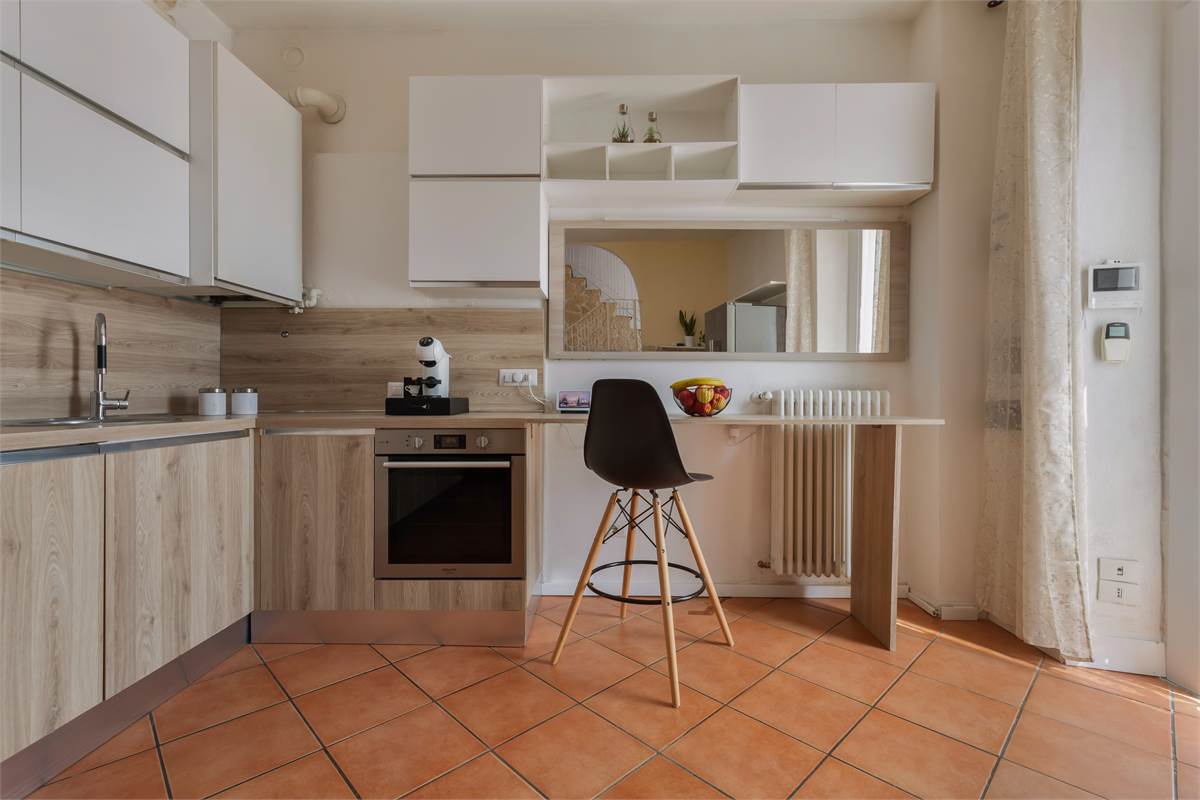 PORZIONE DI CASA CON GIARDINO