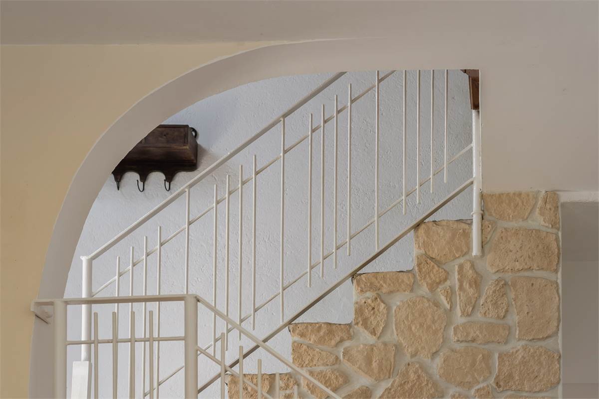 PORZIONE DI CASA CON GIARDINO